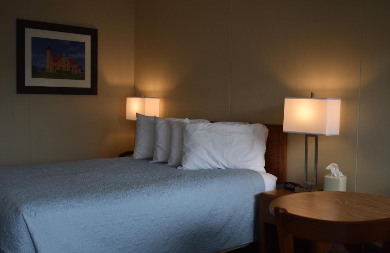 Lighthouse View Motel Mackinaw City Bilik gambar